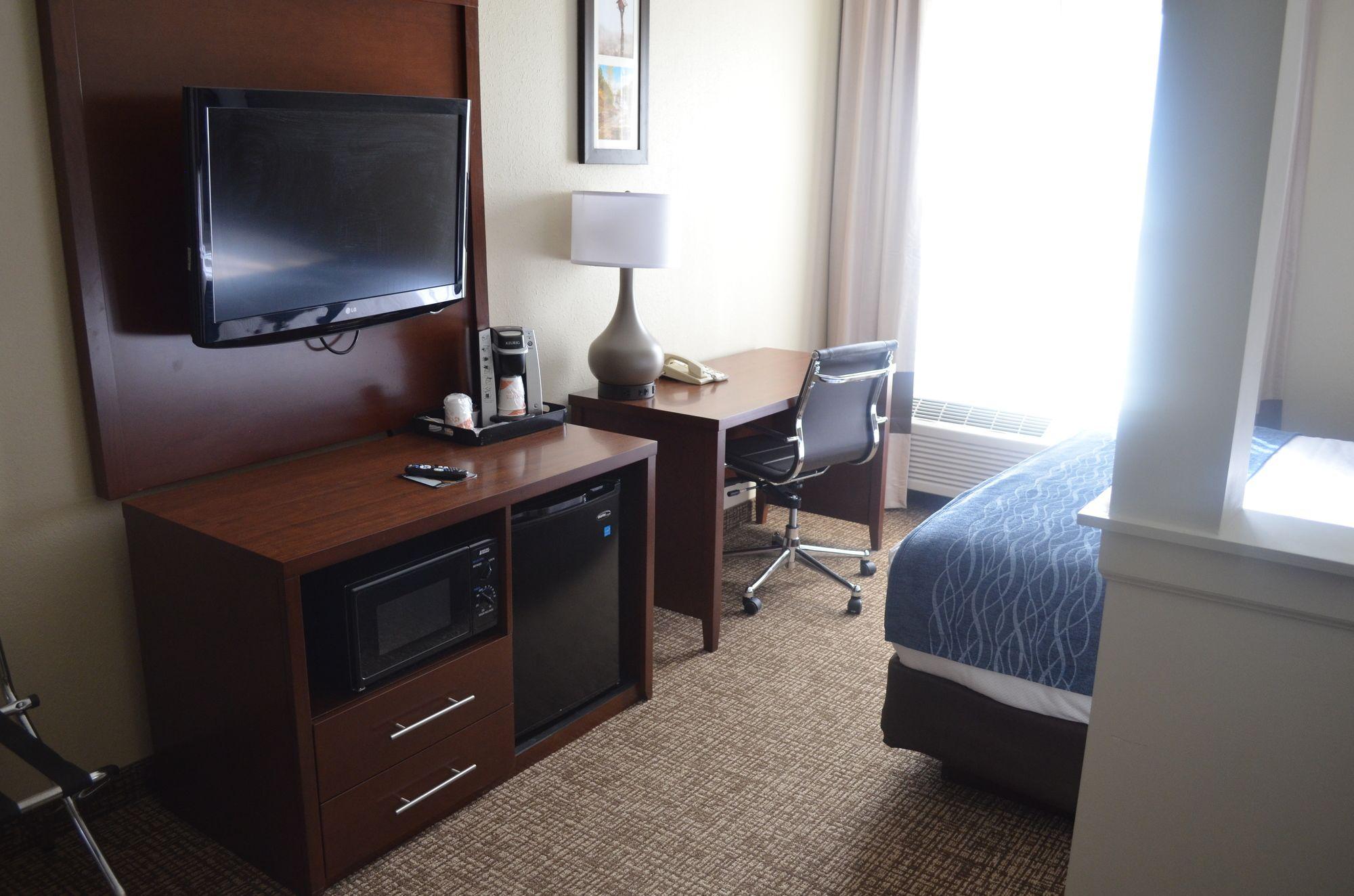 Comfort Inn & Suites Junction City - Near Fort Riley מראה חיצוני תמונה