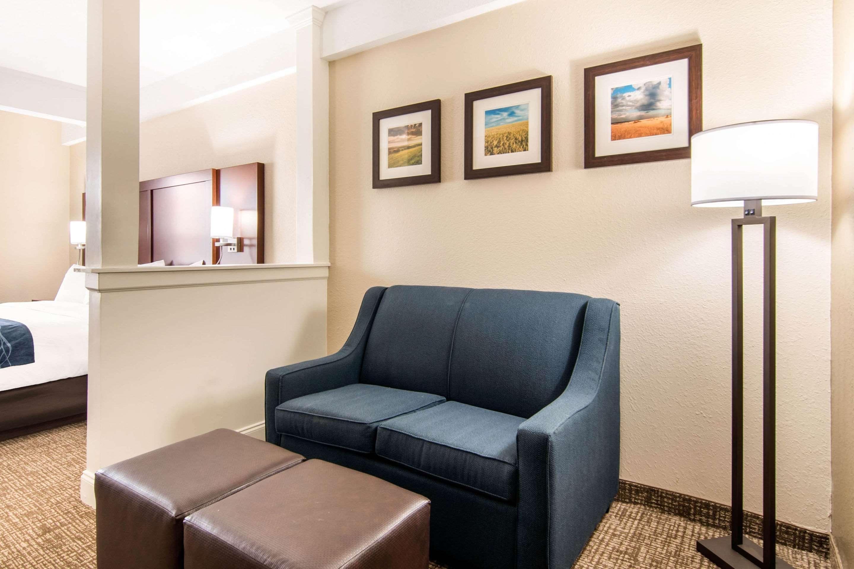 Comfort Inn & Suites Junction City - Near Fort Riley מראה חיצוני תמונה