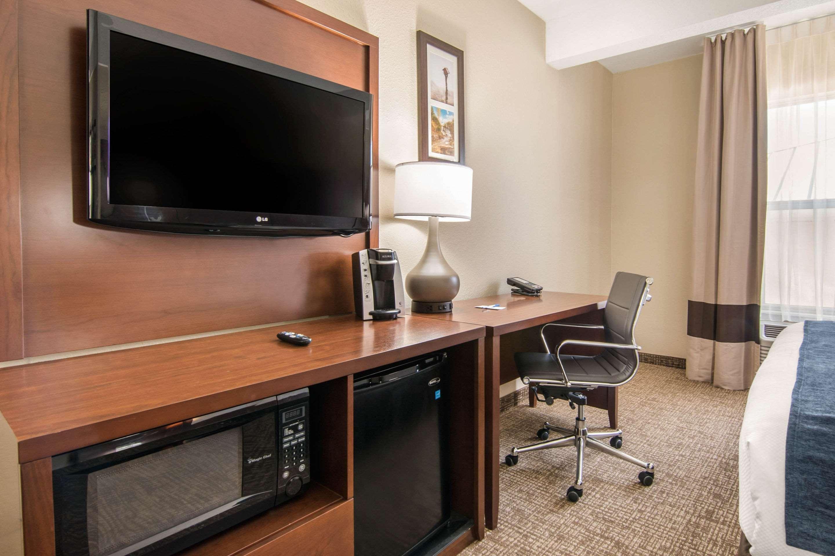 Comfort Inn & Suites Junction City - Near Fort Riley מראה חיצוני תמונה