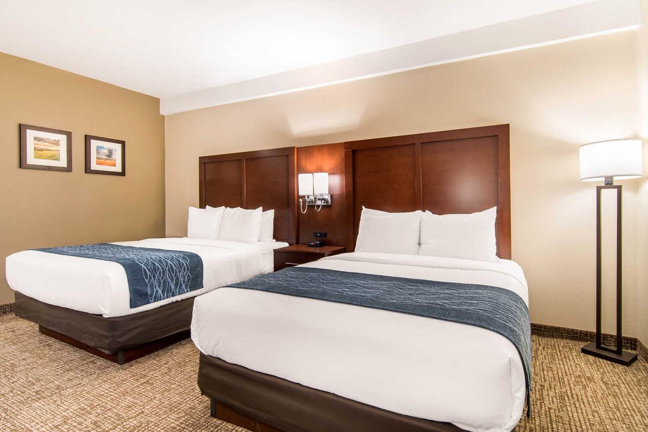Comfort Inn & Suites Junction City - Near Fort Riley מראה חיצוני תמונה