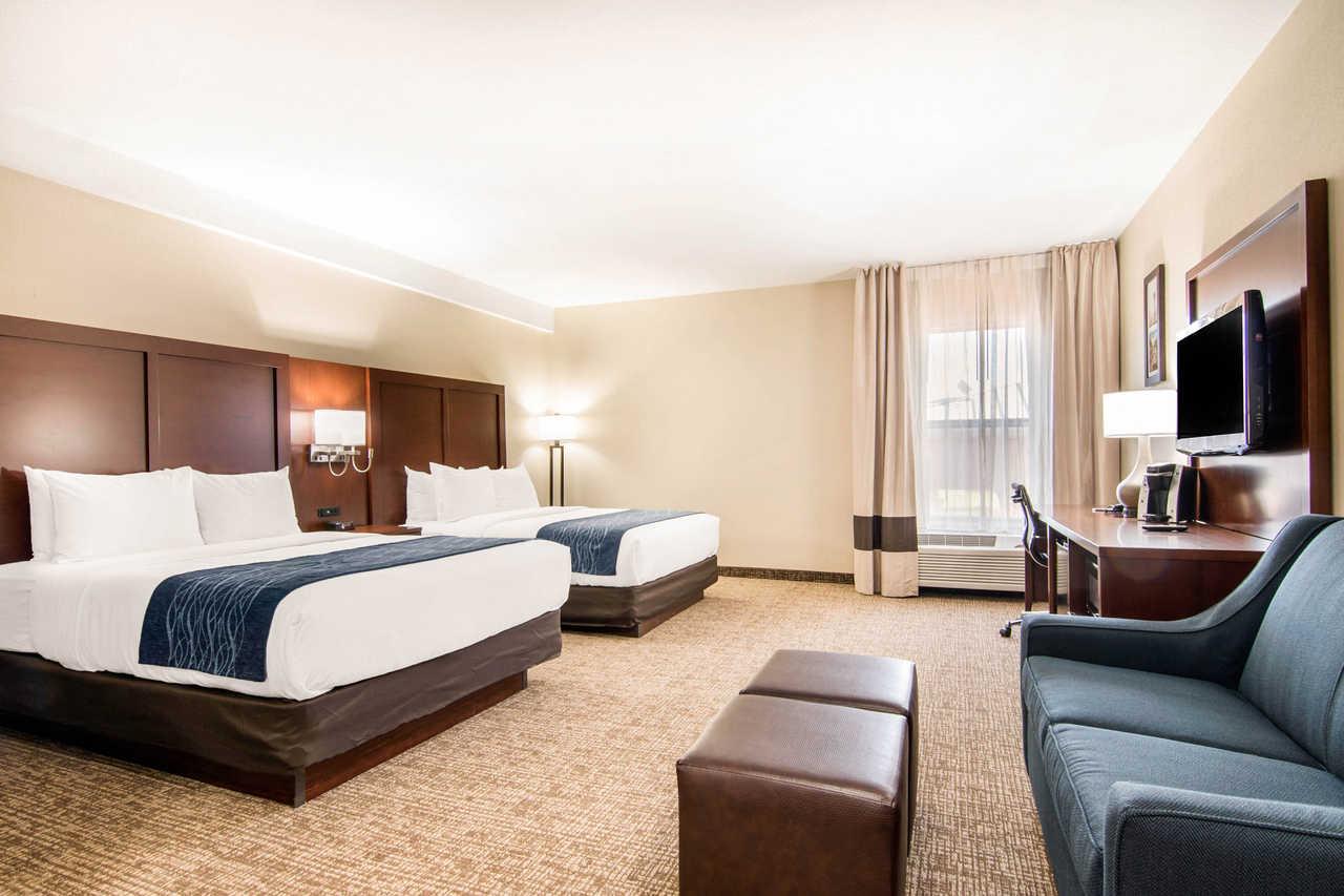 Comfort Inn & Suites Junction City - Near Fort Riley מראה חיצוני תמונה