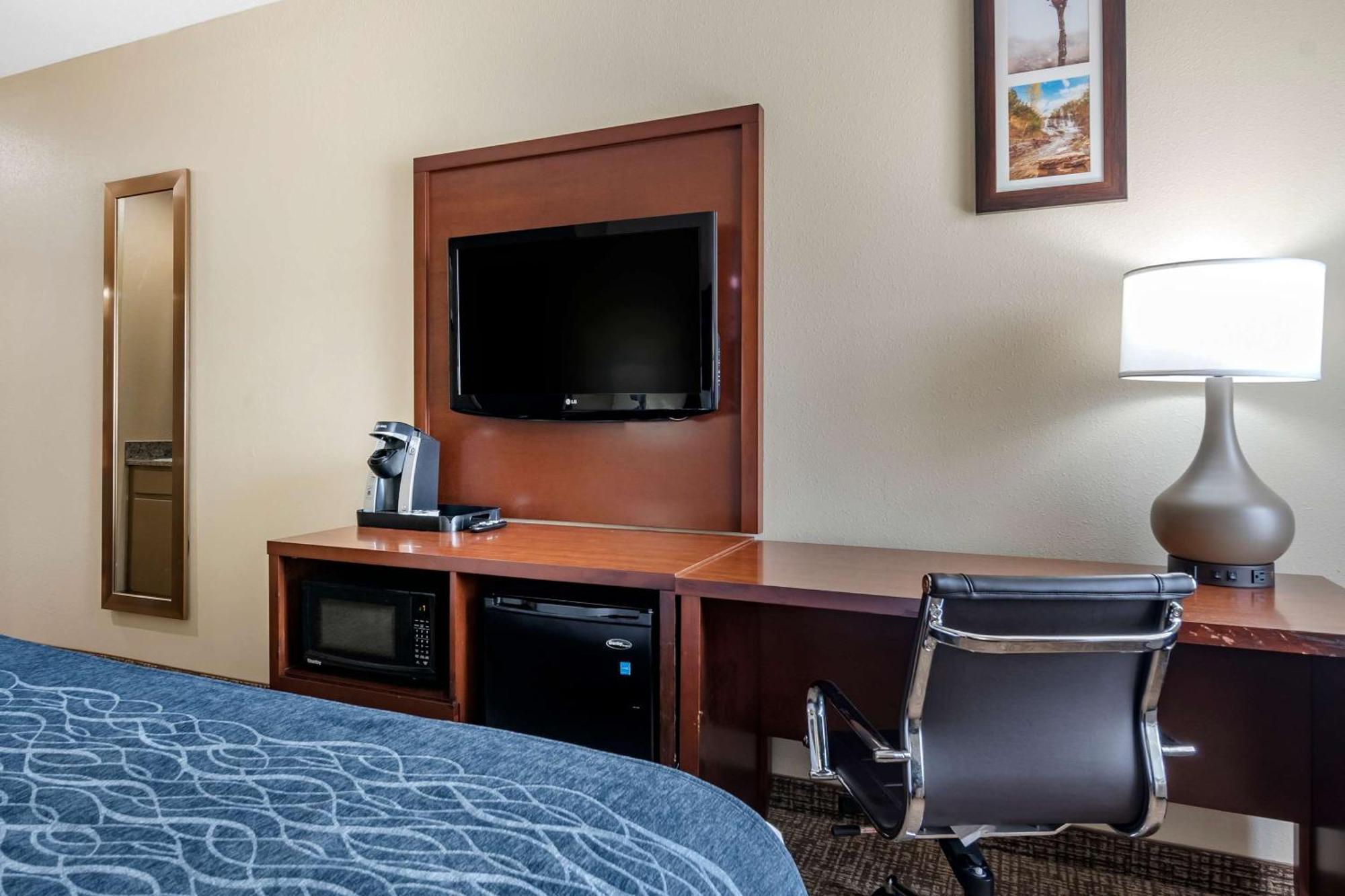 Comfort Inn & Suites Junction City - Near Fort Riley מראה חיצוני תמונה