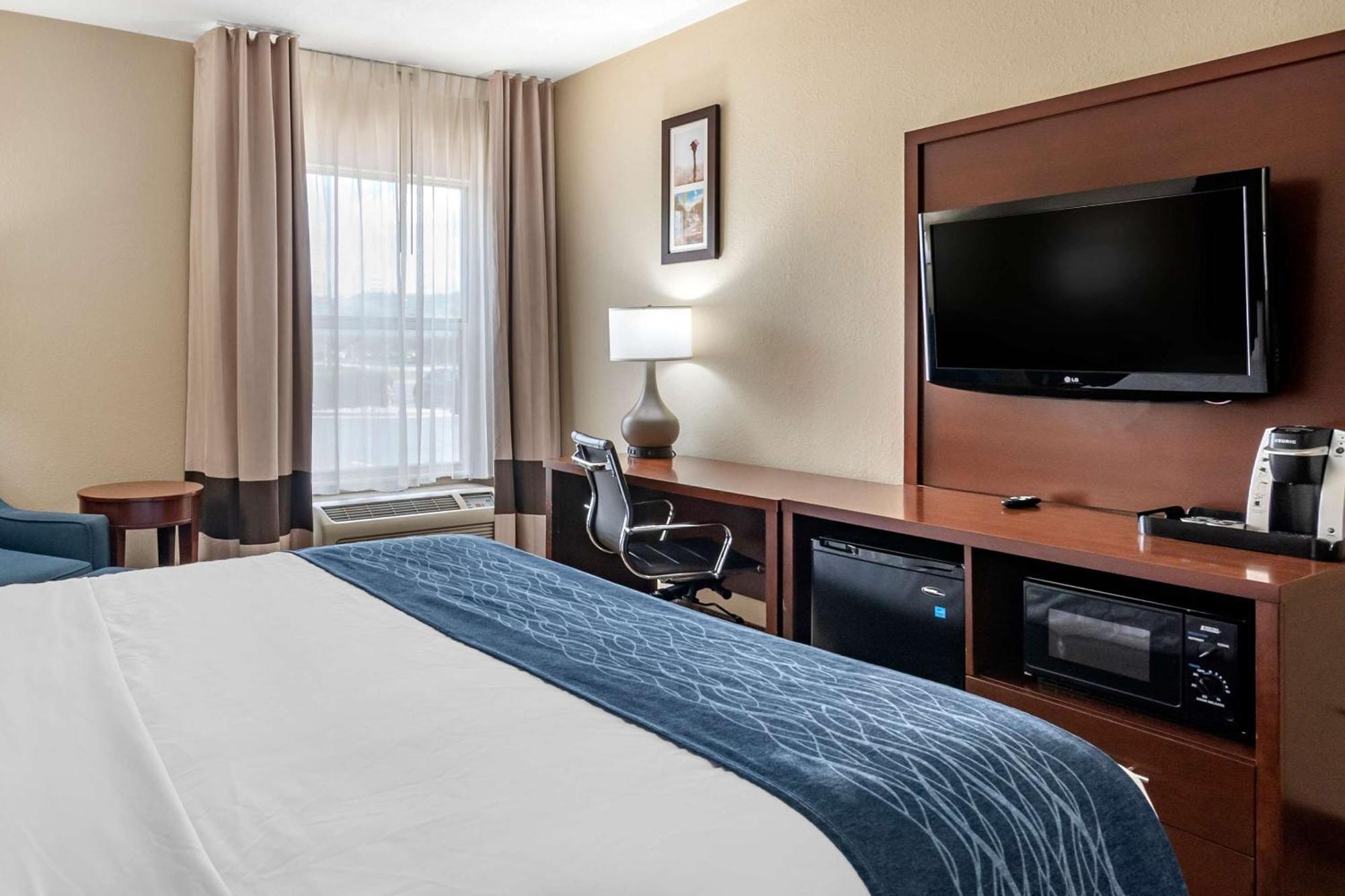 Comfort Inn & Suites Junction City - Near Fort Riley מראה חיצוני תמונה